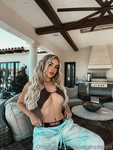 OnlyFans Elena Kamperi