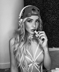 OnlyFans Elena Kamperi