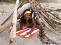 KissPromise - Pics from Making A Beach Fort
