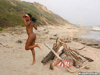 KissPromise - Pics from Making A Beach Fort