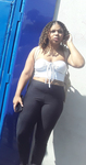 Ninfetinha peitudinha de legg na porta da escola