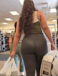 Bunda grossa latina Phat em leggins cinza Marshalls