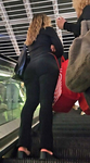 Loira ébano cacheada e sua amiga