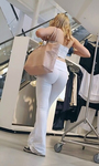 Loira vilã bunda redonda toda de branco