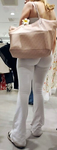 Loira vilã bunda redonda toda de branco
