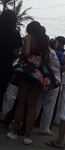 Que pena o vento bateu mais ela estava de shorts
