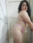 Puta latina con hermosas piernas