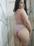 Puta latina con hermosas piernas