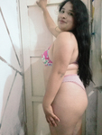 Puta latina con hermosas piernas