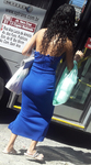 Vestido azul coladinho marcacando o corpinho gostoso