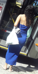 Vestido azul coladinho marcacando o corpinho gostoso