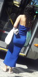 Vestido azul coladinho marcacando o corpinho gostoso