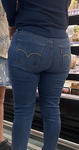 Mãe dando um treino com seus jeans