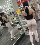 Mulher má com um corpo lindo