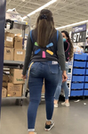 Duas gatas gostosas do Walmart, uma com corpo firme,