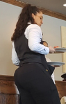 Garçonete com Bunda Grande