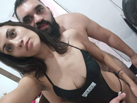 Nayara fazendo feitiço de policial