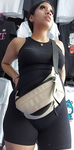 Latina linda com a bunda enfiada mostrando seu GRANDE CAMELT