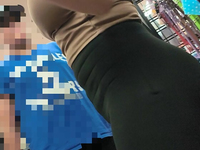 Linda MILF com um bumbum grande estilo Crown Victoria