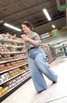 Milf gostosa e inocente com barriga de grávida