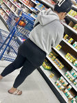 Mulher indiana madura com bunda enorme e gorda usando leggin