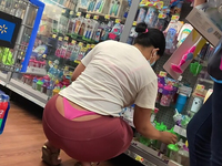 A Morena Rabuda Gostosa Pagou Calcinha no mercado