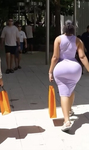 Rebolando o rabão gostoso