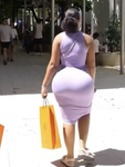 Rebolando o rabão gostoso