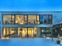 Exhibitionistic amateur beauty showing off naked in public