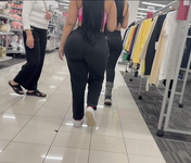 Problema em Dobro Duas latinas com seios enormes fazendo com