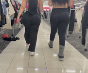 Problema em Dobro Duas latinas com seios enormes fazendo com