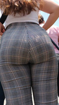 Quando ela Pucha para cima a calça me enlouqueço