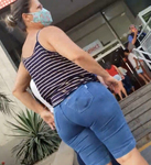 A MILF de calça jeans com bunda grande me pegou