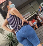 A MILF de calça jeans com bunda grande me pegou