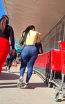 Bunda enorme em jeans, corpo latino