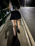 CASADA VAGABUNDA - SE EXIBINDO NA ORLA SEM CALCINHA E COM UM