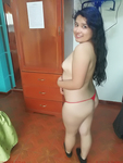 Putita con coño peludo
