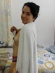 Zorrita caliente desnuda abriendo las piernas