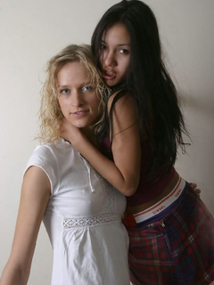 Kamilla18.com - With Blonde Girl (Set006)