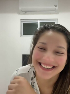 ERICA TELLES pizzaria mostrando peitos tiktok instagram